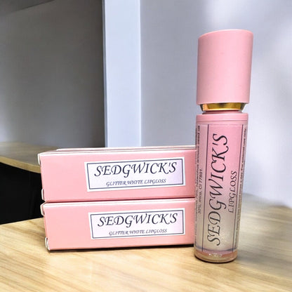 Clear Glitter – A sheer gloss with iridescent sparkles for everyday radiance